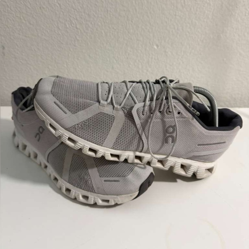 On Running Cloud 5 Men's Light Gray Athletic Shoes